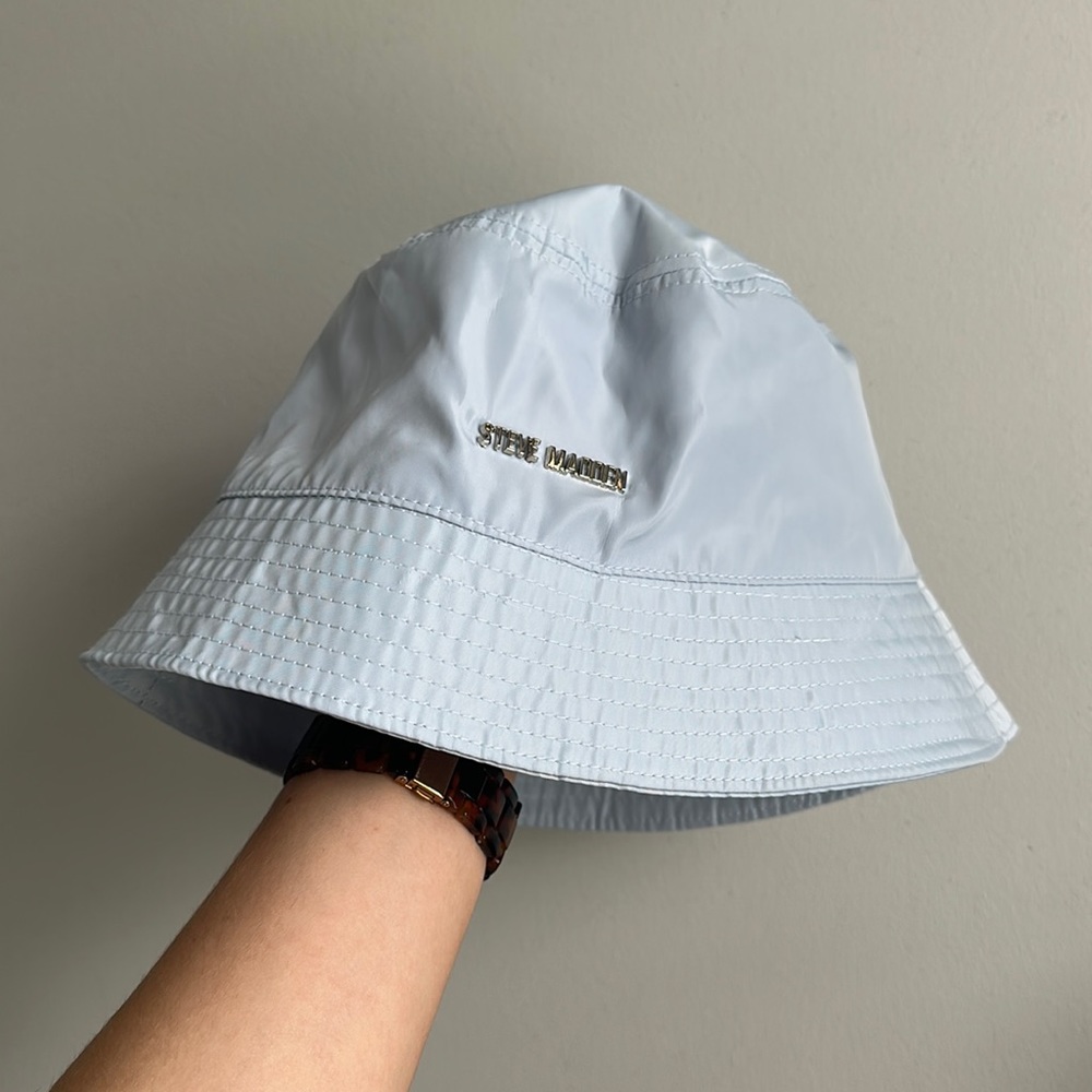 Steve Madden bucket hat
